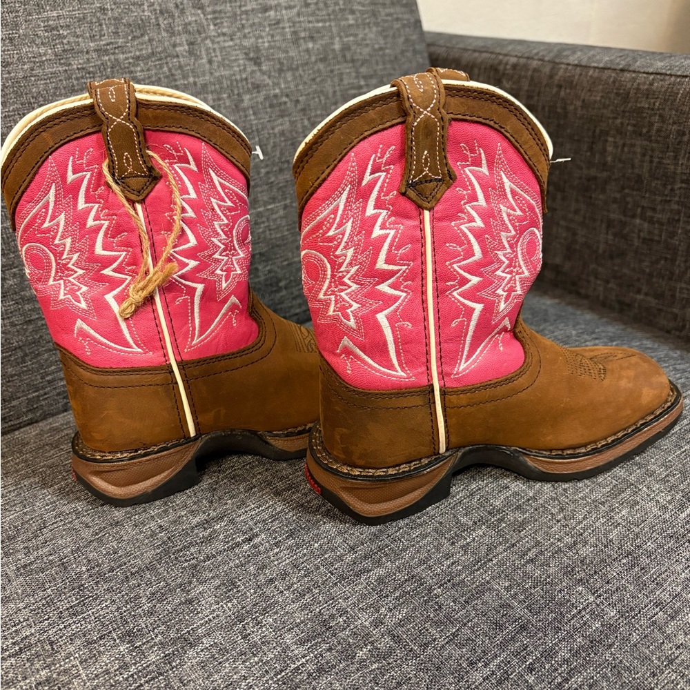 Girls boots never worn